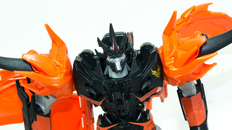 Illustration for article titled The New Beast Wars Begin with Optimus Prime and Predaking